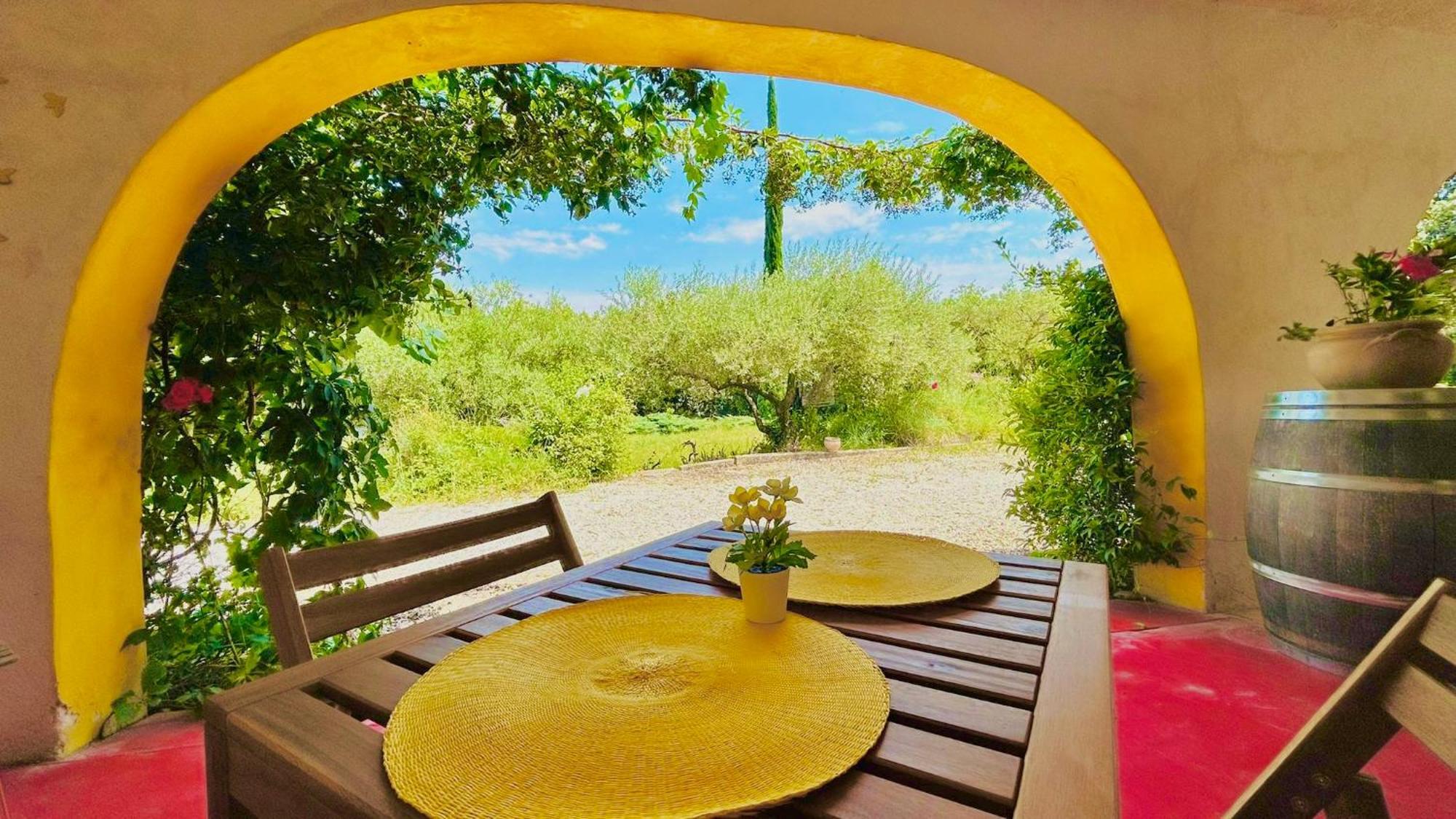 Domaine Colibri En Provence Pujaut Exterior foto